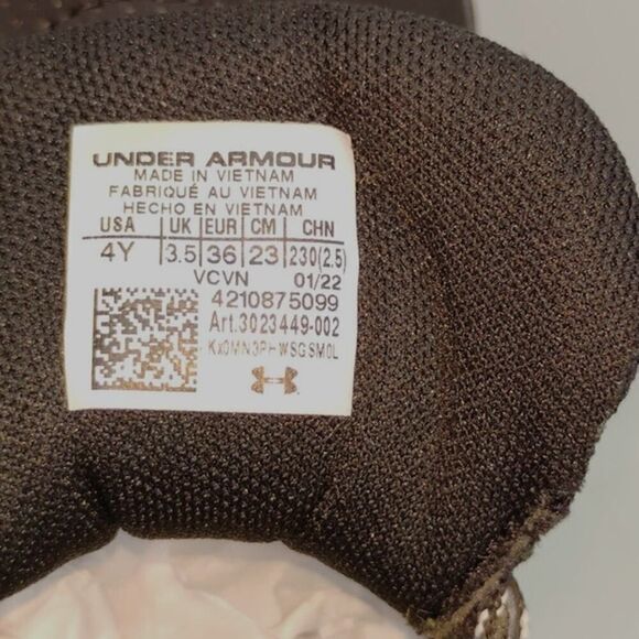 Under Armour Leadoff Softball Girls Pre-owned Black & White Cleats - sz. 4Y - Picture 7 of 7